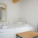 Bright And Cosy Studio Apartment In Republique Paris