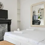 Bright And Cosy Studio Apartment In Republique Paris