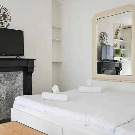 Bright And Cosy In Republique * Parigi